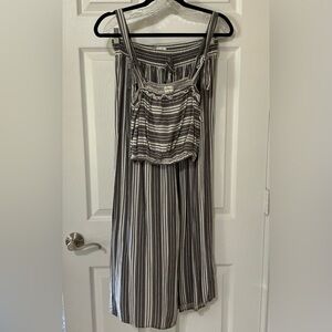 Kiwi & Punch Grey and White Matching Set - Pants and Crop Top